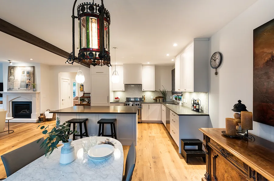 falcon-heights-oak-bay-charm-renovation-bright-open-spaces