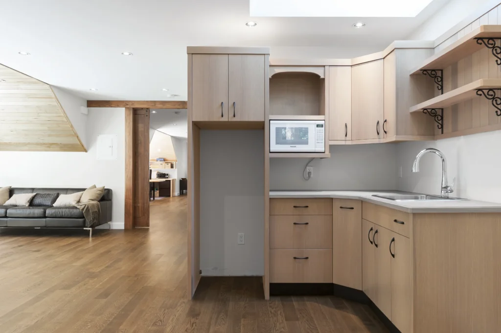 falcon-heights-the-inlet-custom-oak-cabinetry